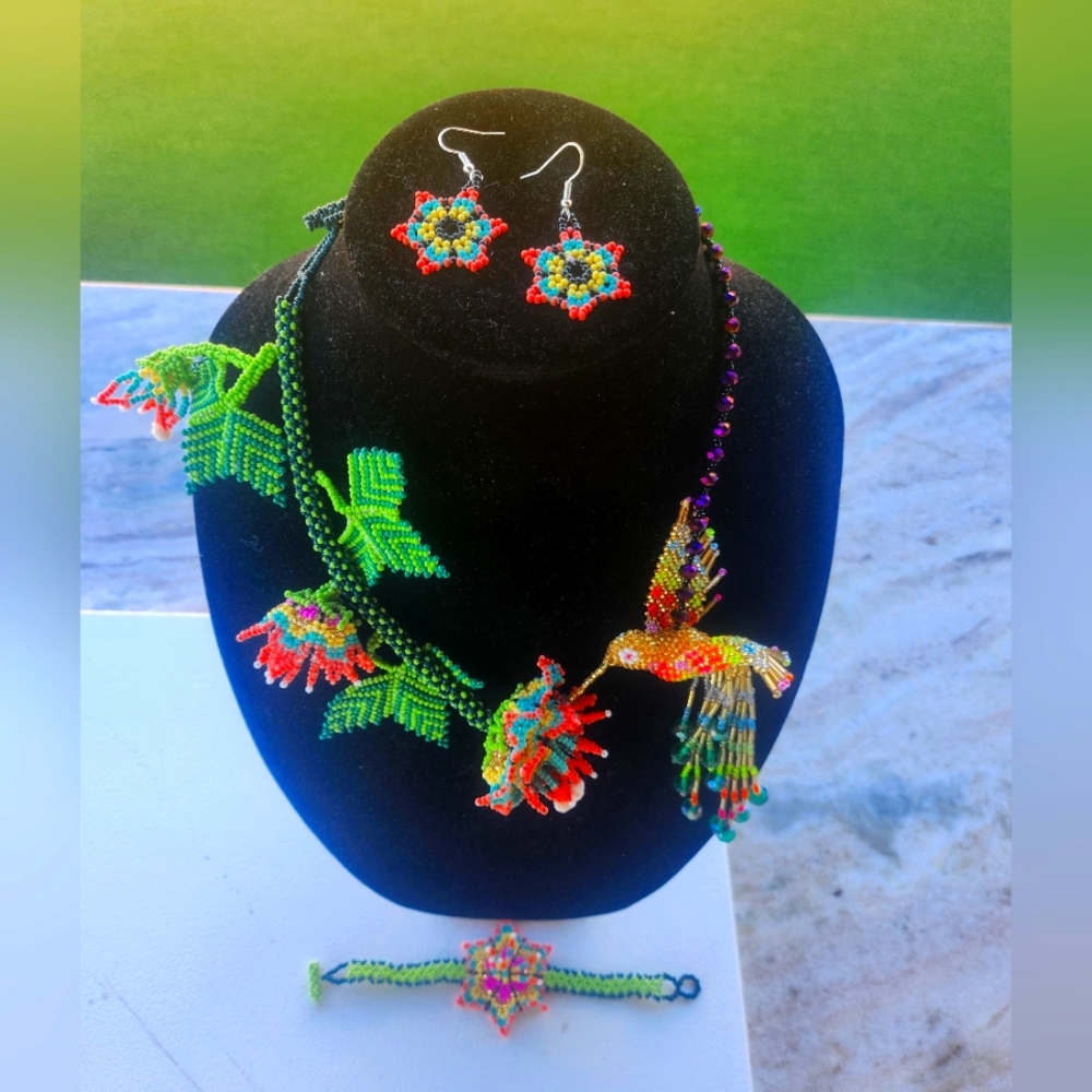 Hummingbird floral necklace set - Picture 8 of 16